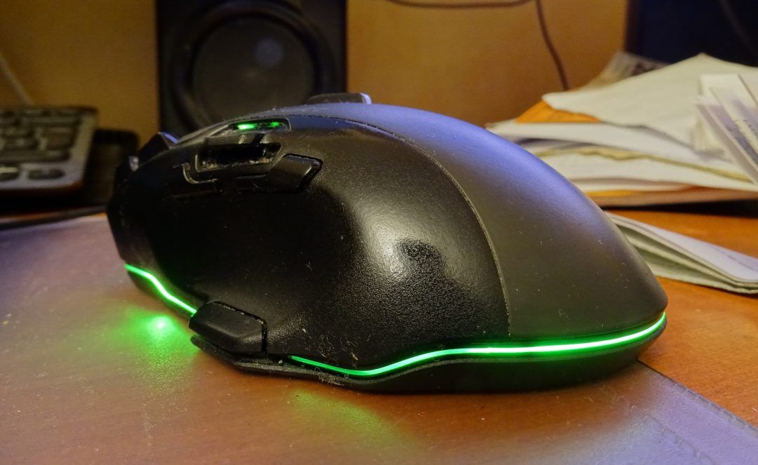 Souris d'ordinateur (en gros plan)